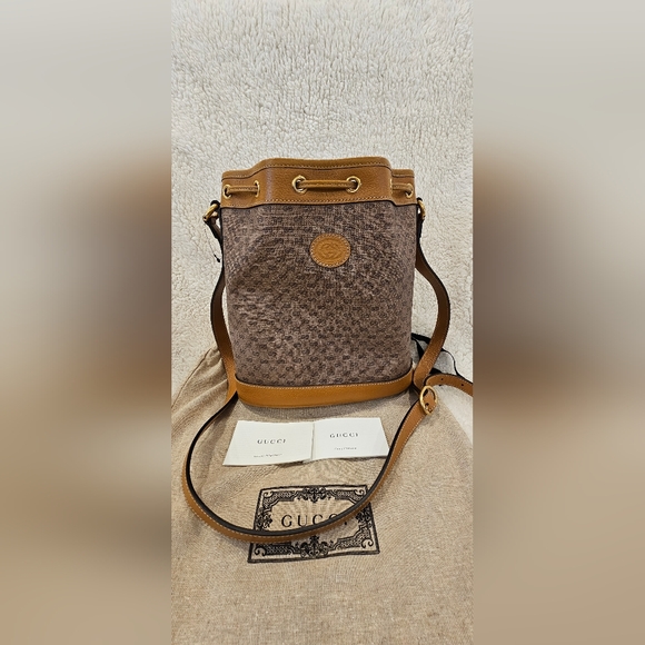 Disney x Gucci Limited Edition Bucket - Picture 4 of 7